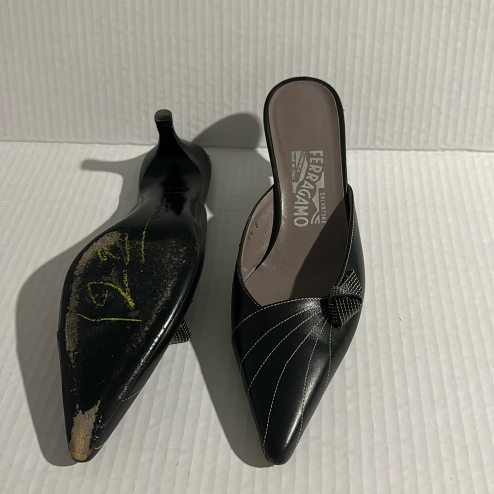 Kitten heel slides